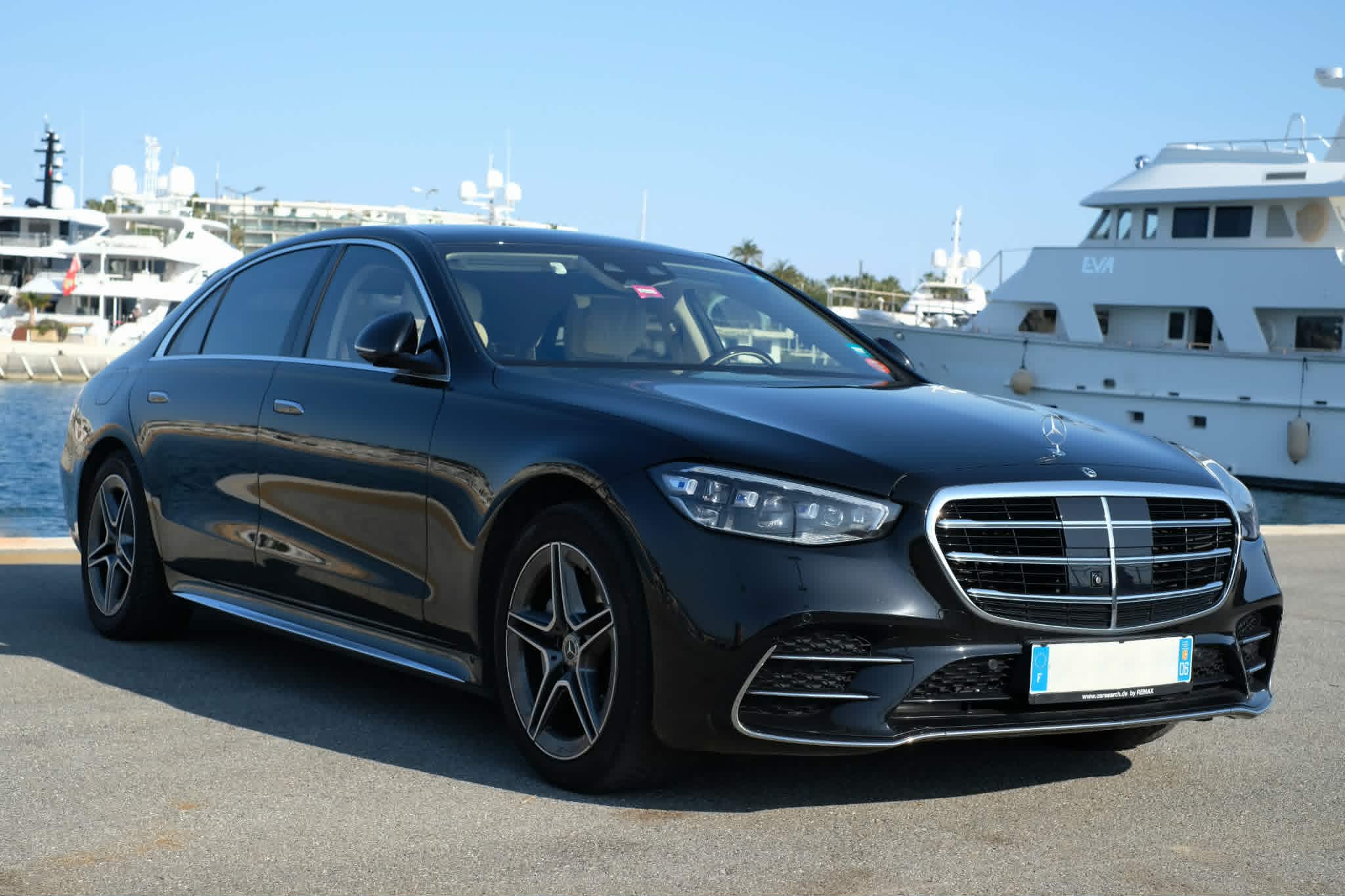 Golden Riviera Limo Mercedes S-Class luxury chauffeur vehicle